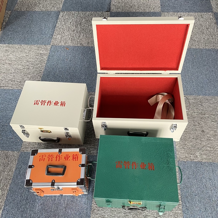 桦川爆破工程作业箱如何选择？玻璃钢与传统材质的全面对比